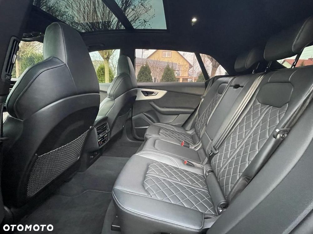 Audi Q8 - 11