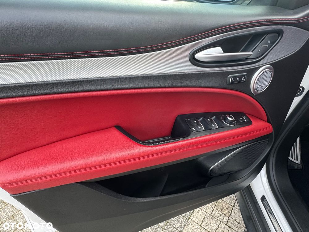 Alfa Romeo Stelvio - 27