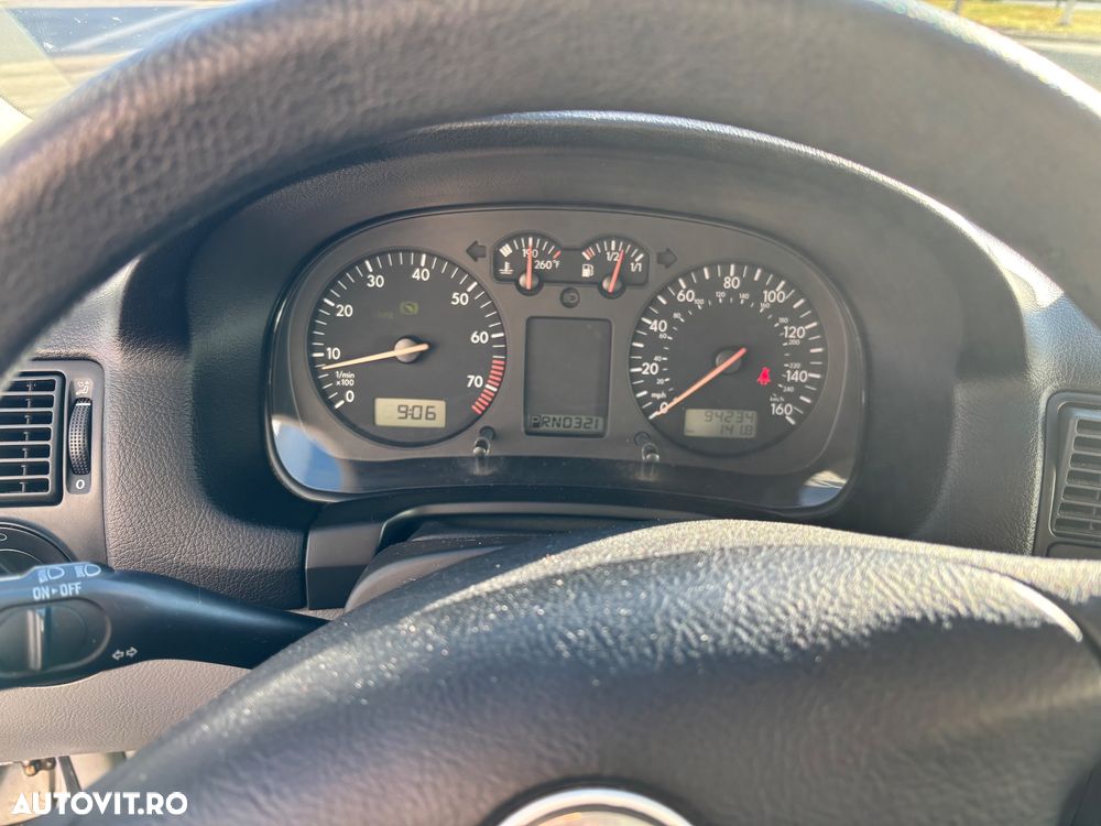Volkswagen Golf - 6