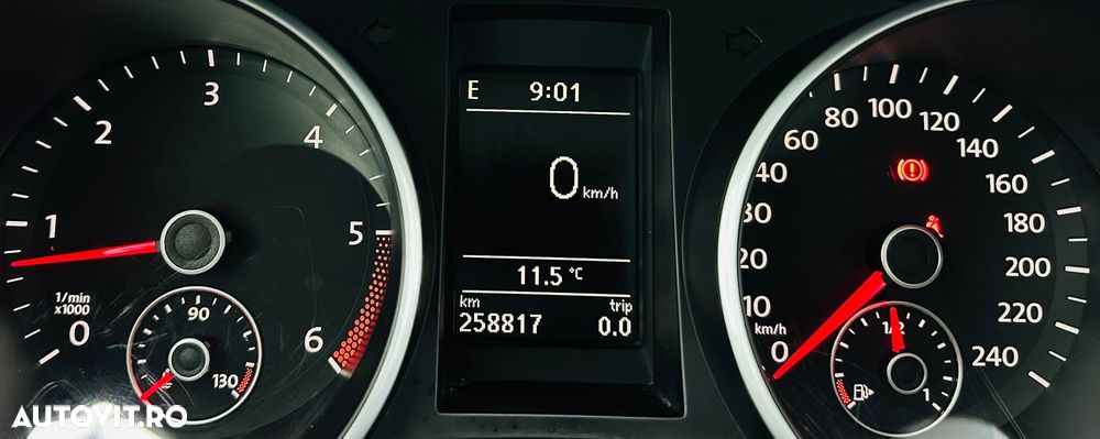 Volkswagen Golf 1.6 TDI DPF BlueMotion - 28