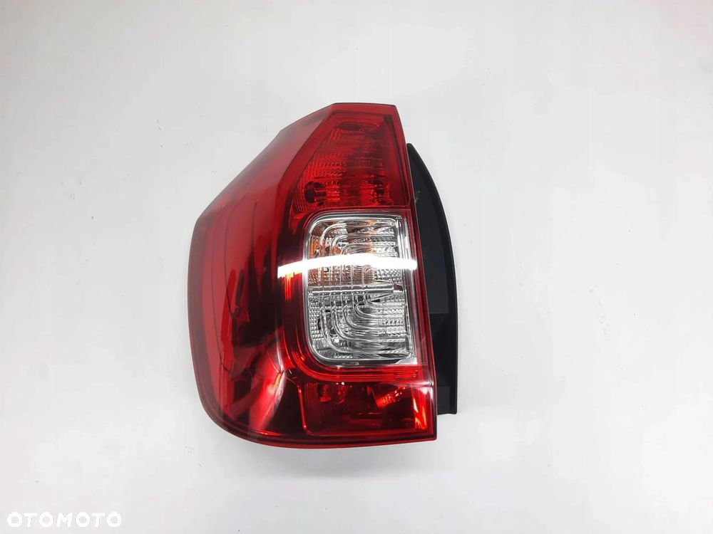 Dacia Logan II 2014 Tył strona lewa Lampy tylne - 1