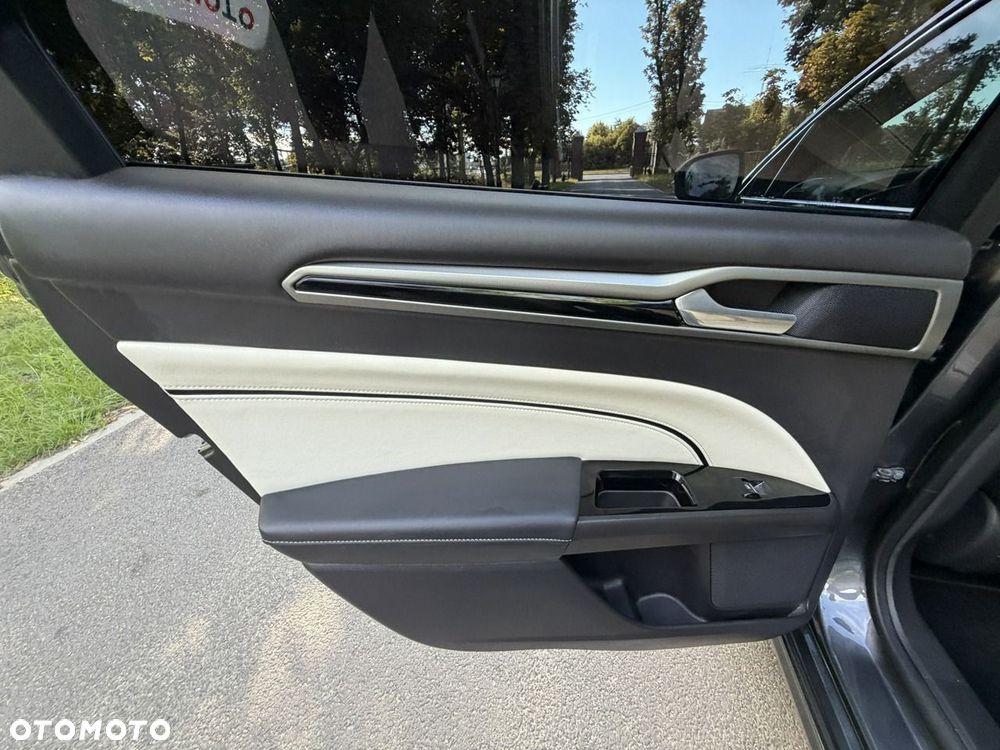 Ford Mondeo - 21