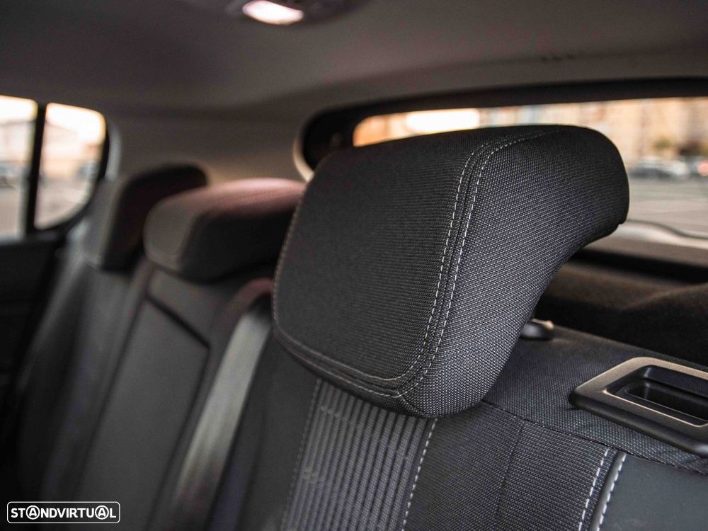 Peugeot 308 1.2 PureTech Allure Pack EAT8 - 24