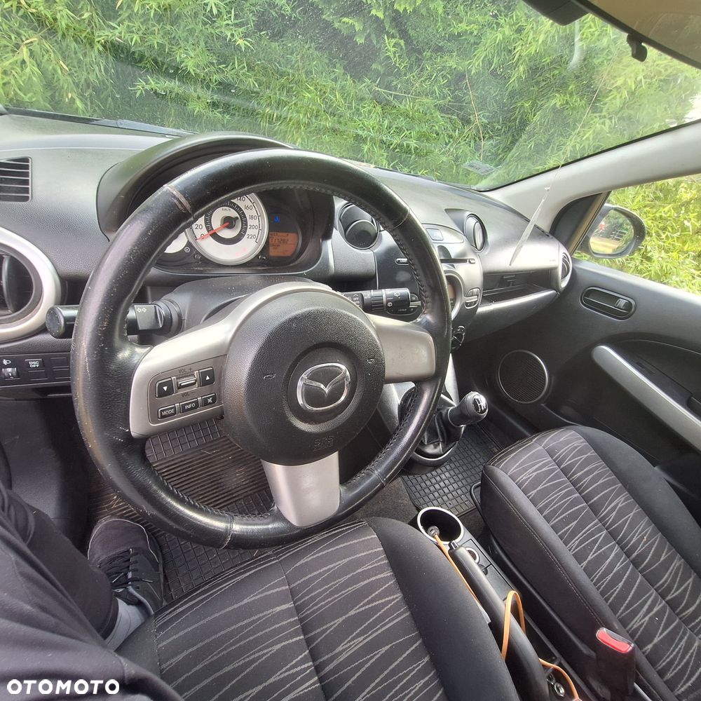 Mazda 2 - 7