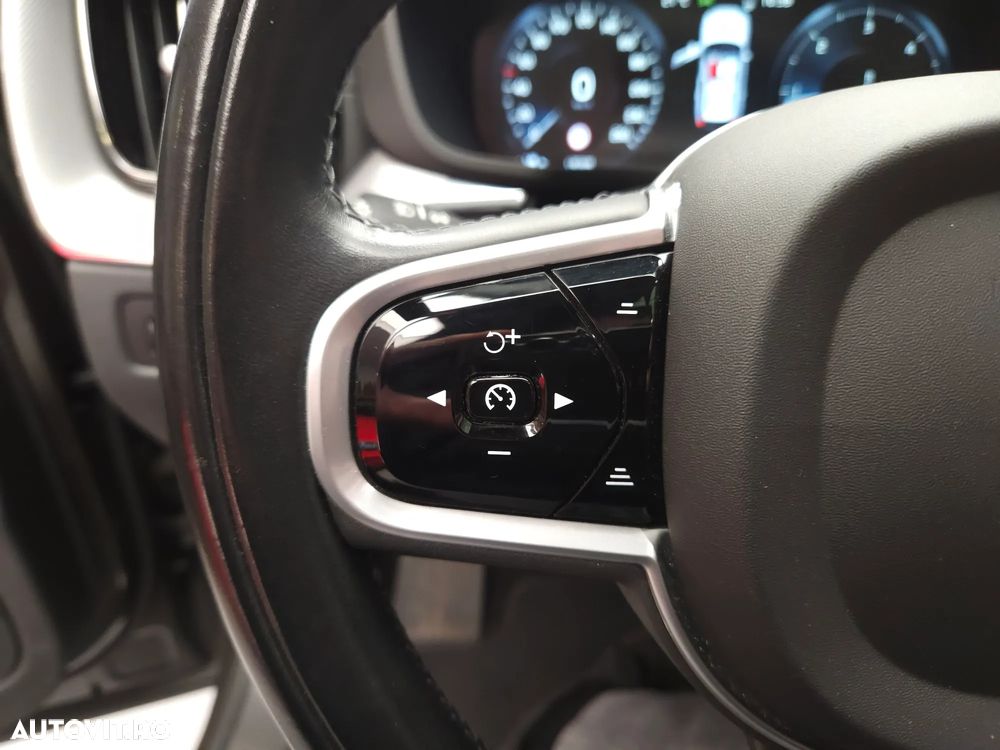 Volvo XC 60 B4 MHEV AT8 AWD Inscription - 11