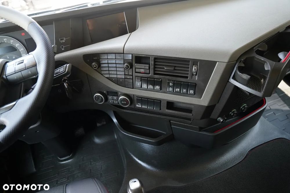 Volvo FH 500 / HYDRAULIKA / KLIMA POSTOJOWA / ALUFELGI / OPONY 100 % / I-SHIFT / - 29