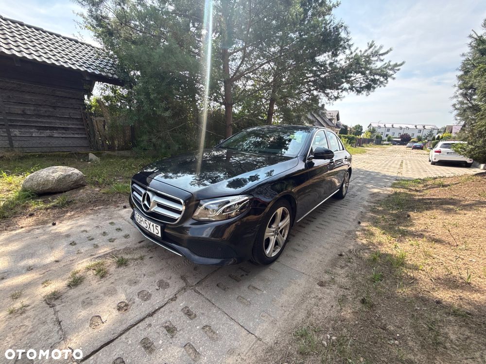 Mercedes-Benz Klasa E 220 d 4-Matic 9G-TRONIC - 2