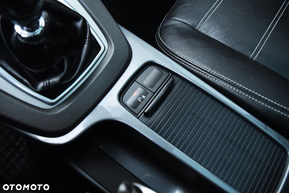 Ford Kuga 2.5 4x4 Titanium - 19