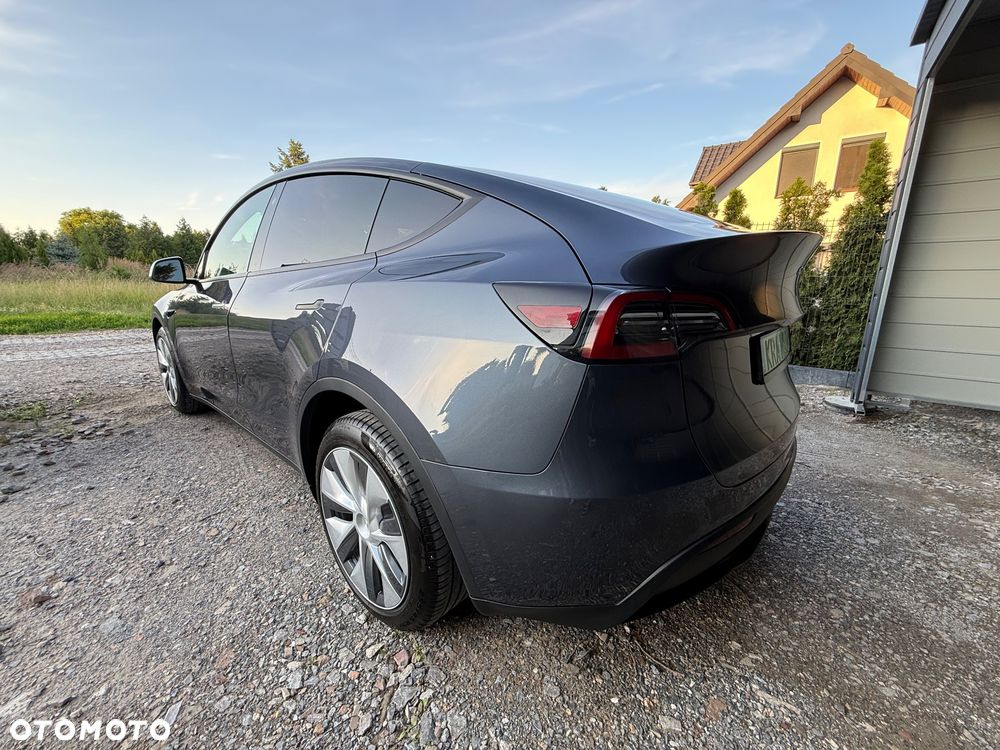 Tesla Model Y Long Range Dual Motor AWD - 22
