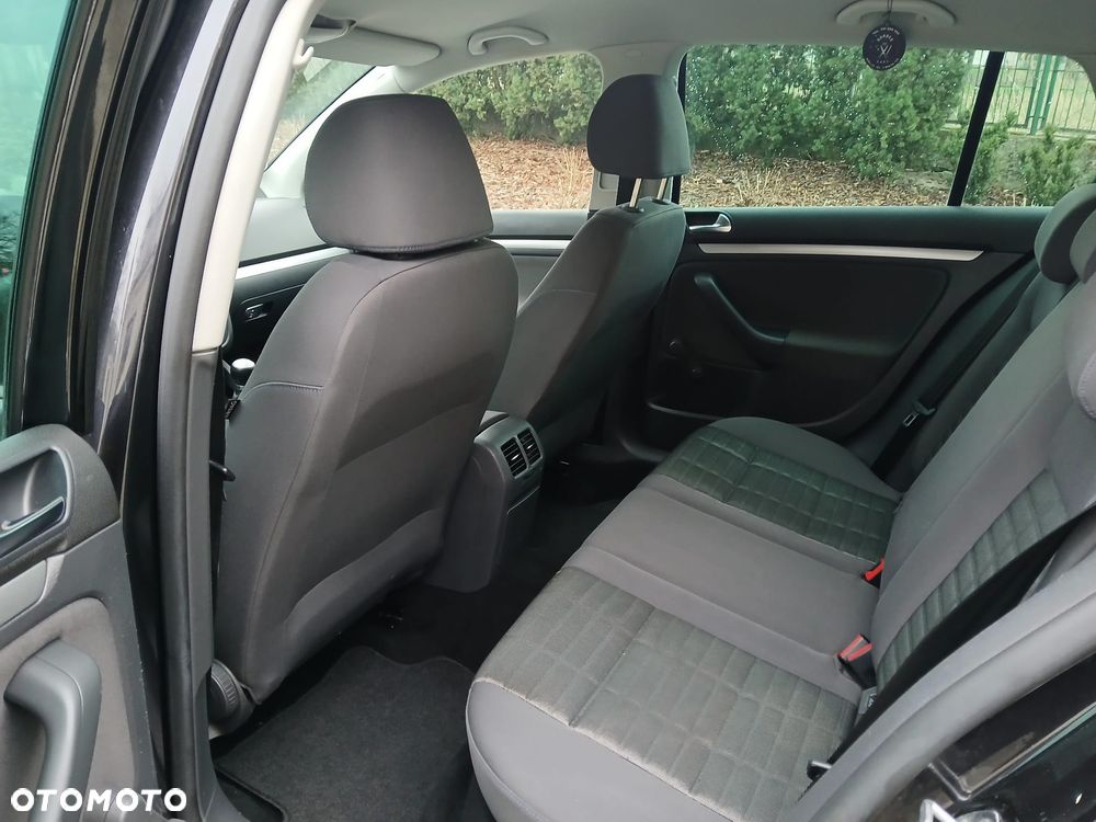 Volkswagen Golf - 17