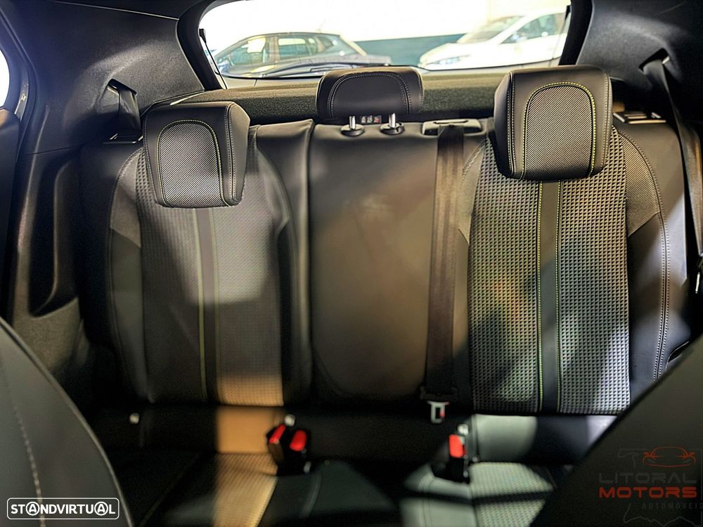 Peugeot 2008 1.2 PureTech GT Line - 38