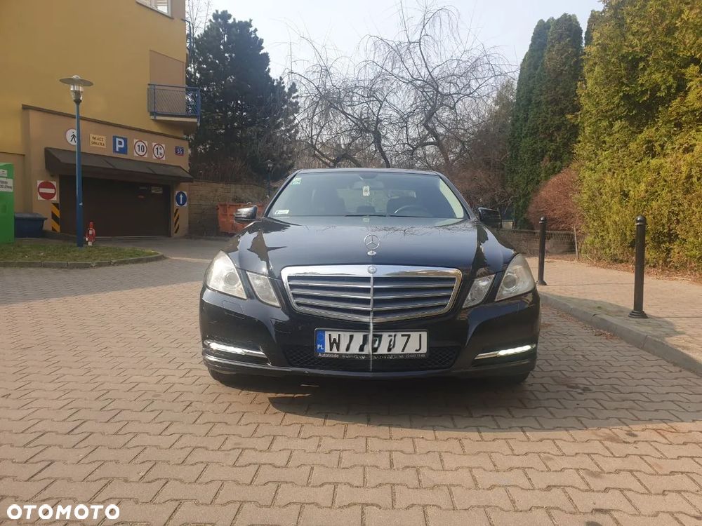 Mercedes-Benz Klasa E 200 BlueEFFICIENCY Automatik Classic - 4