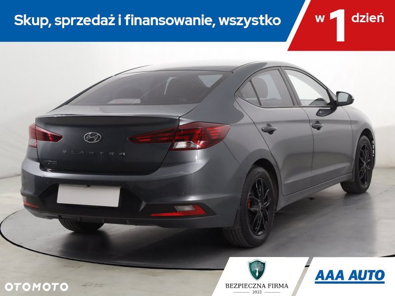 Hyundai Elantra - 7