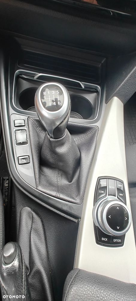 BMW Seria 3 325d Touring Sport Line - 11