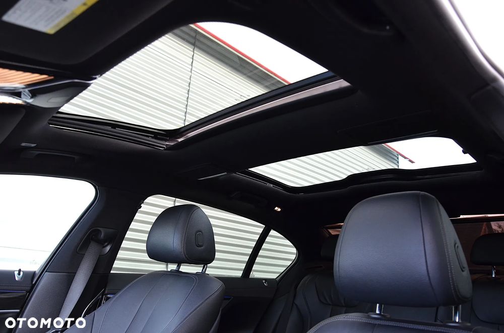 BMW Seria 7 740Li - 36