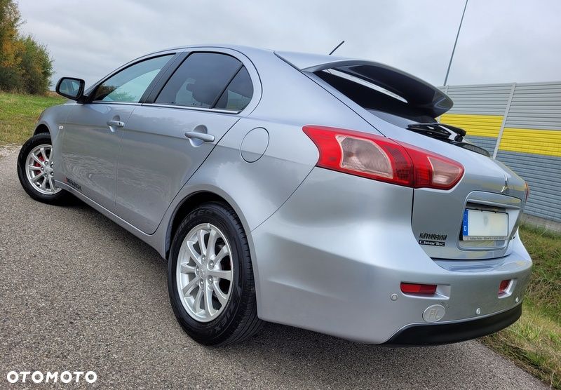 Mitsubishi Lancer 2010 photo 3