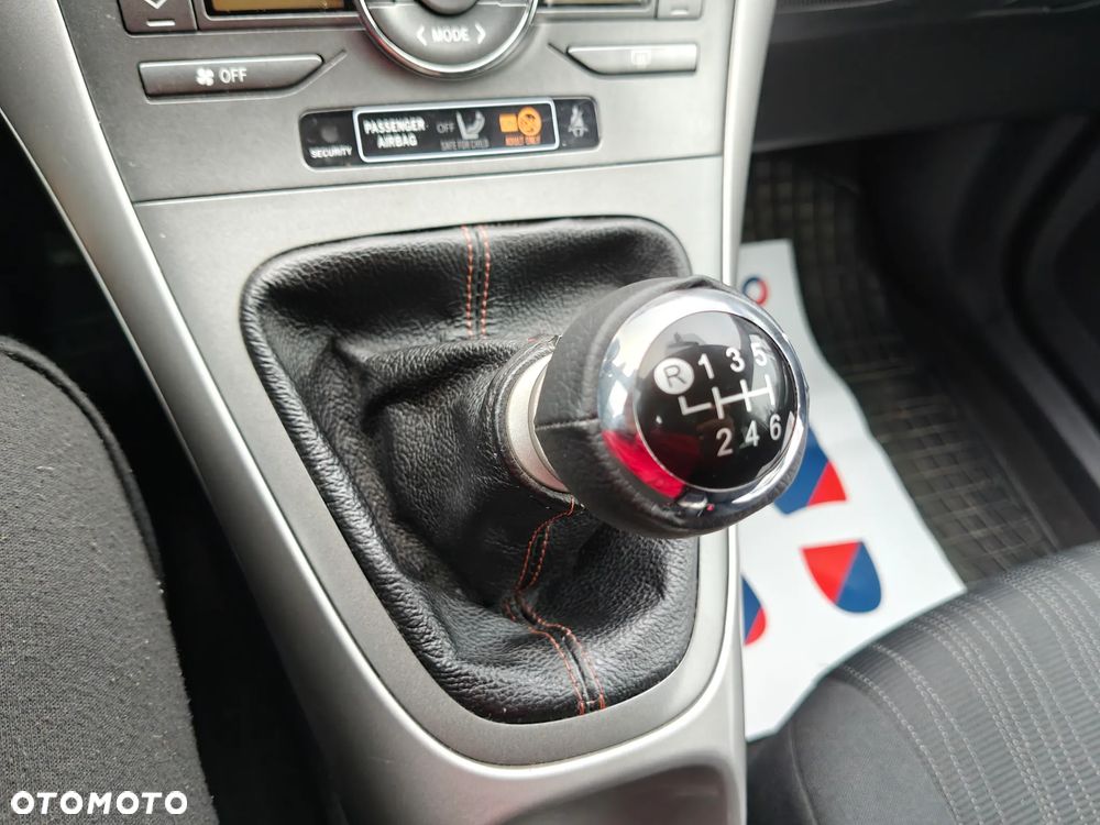 Toyota Auris 2.0 D-4D Executive - 23