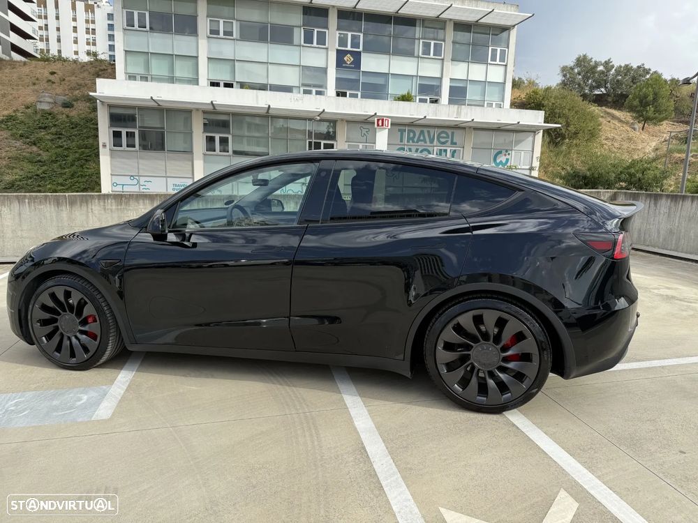 Tesla Model Y Performance Dual Motor AWD - 2