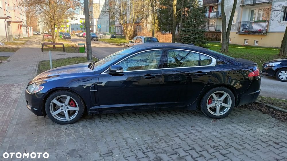 Jaguar XF 2.7 V6 D Luxury - 25