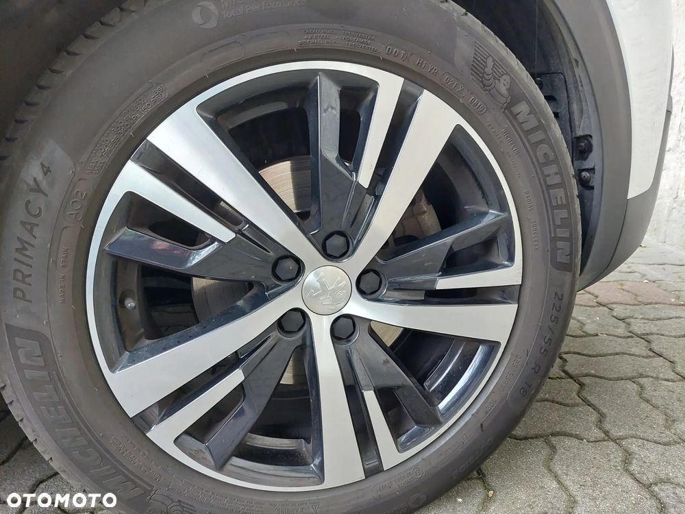 Peugeot 3008 1.5 BlueHDi Allure S&S - 22
