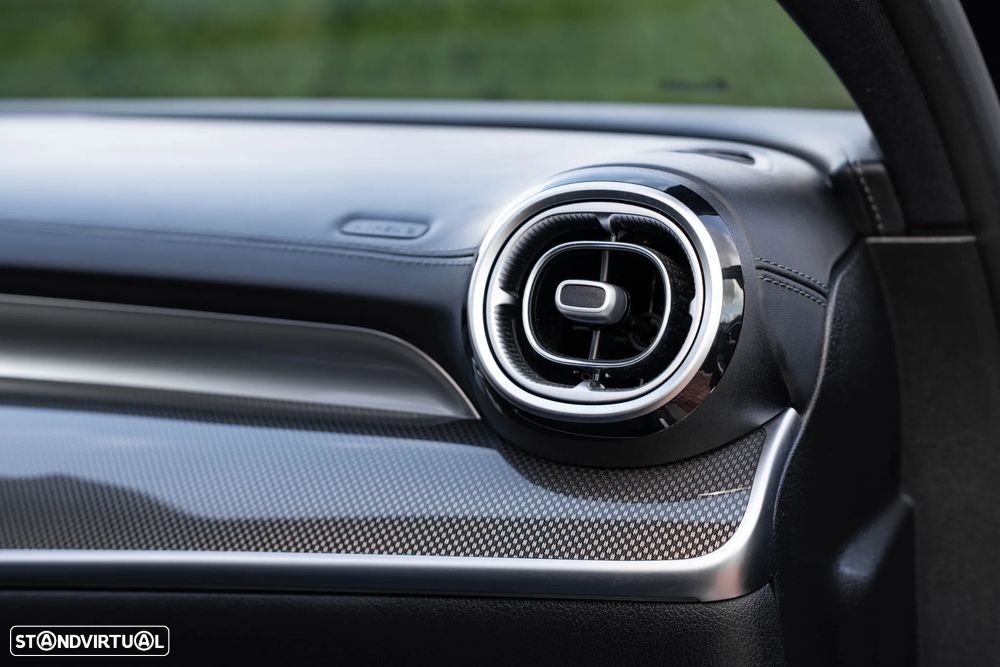 Mercedes-Benz C 300 e AMG Line - 39