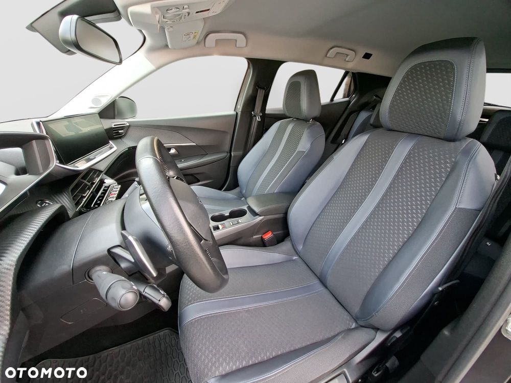 Peugeot 2008 1.2 PureTech Allure S&S EAT8 - 11