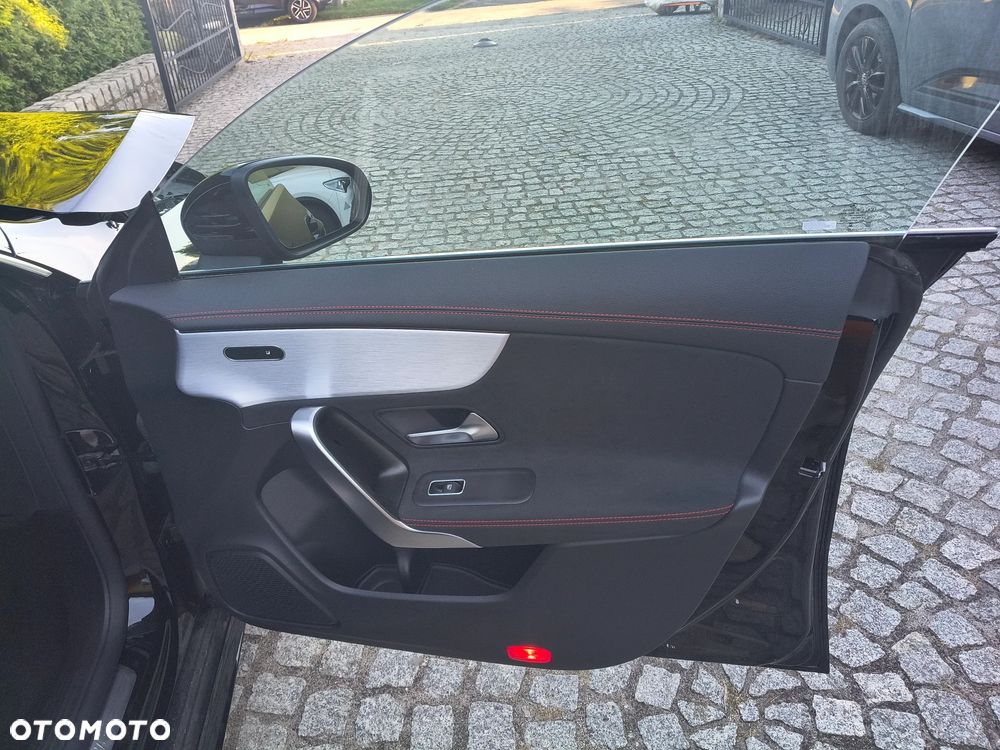 Mercedes-Benz CLA - 28