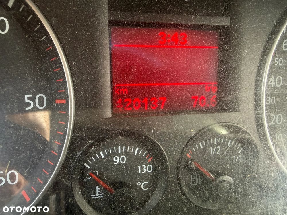 Volkswagen Touran 2.0 TDI Trendline - 4