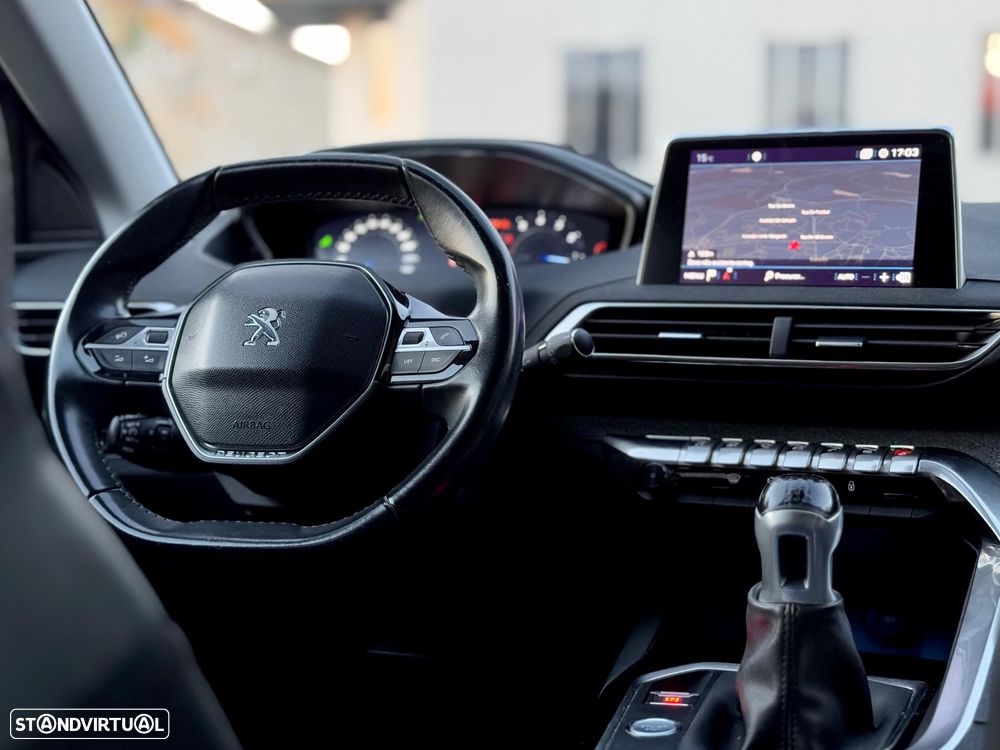 Peugeot 3008 PureTech 130 Stop & Start GPF Allure Pack - 28