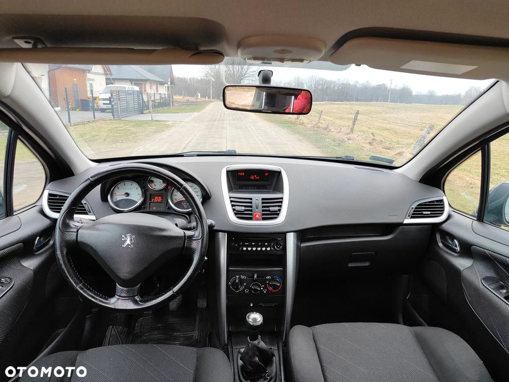 Peugeot 207 1.6 - 12