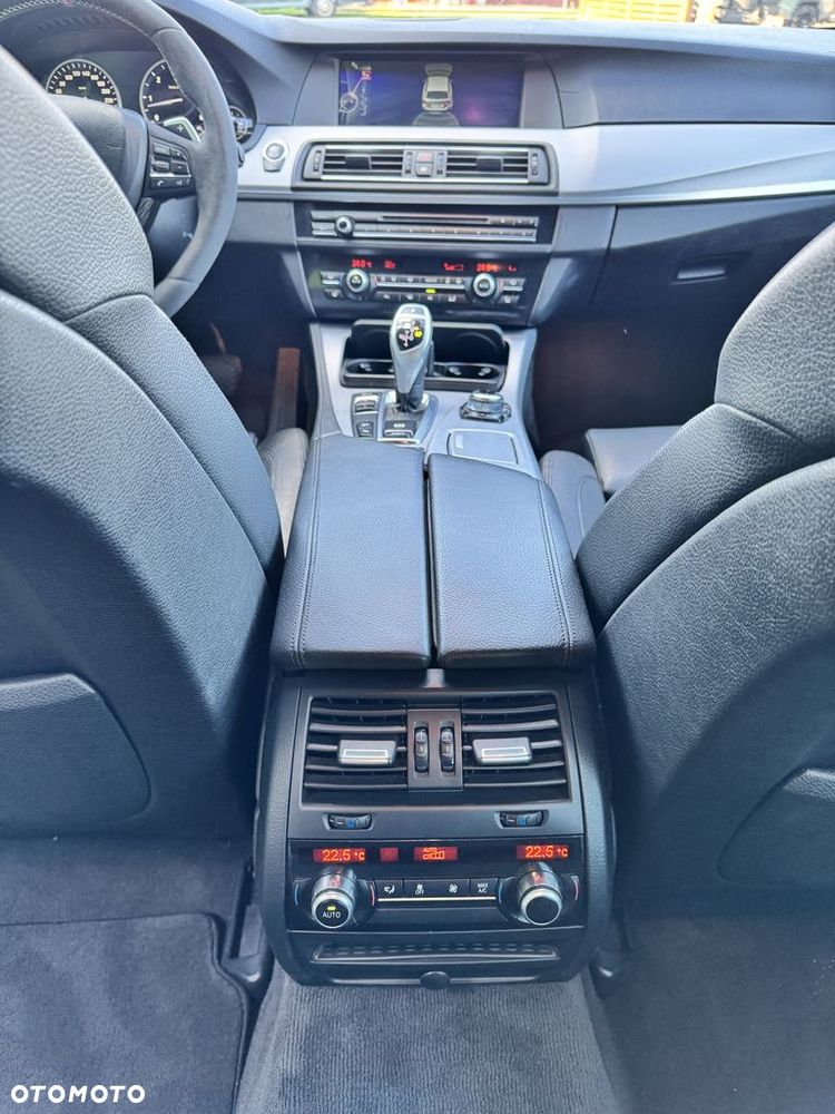 BMW Seria 5 M550d xDrive - 27