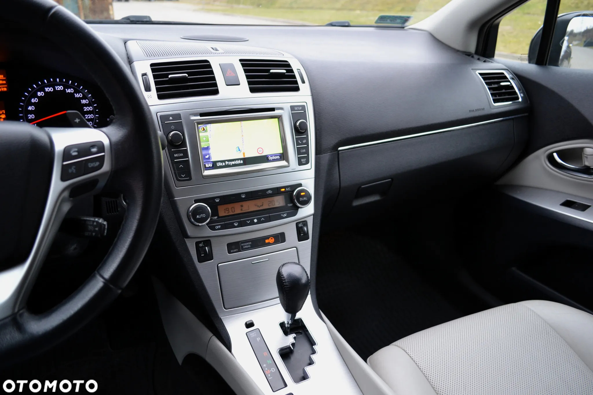 Toyota Avensis 2.0 Prestige NAVI MS - 14