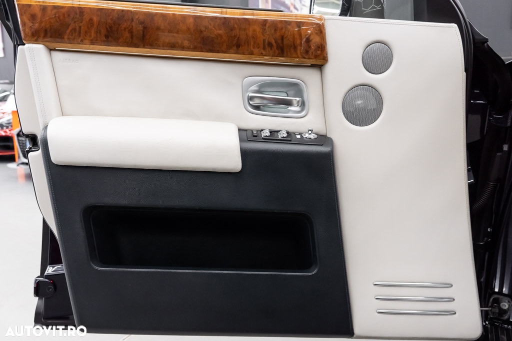 Rolls-Royce Phantom Standard - 38