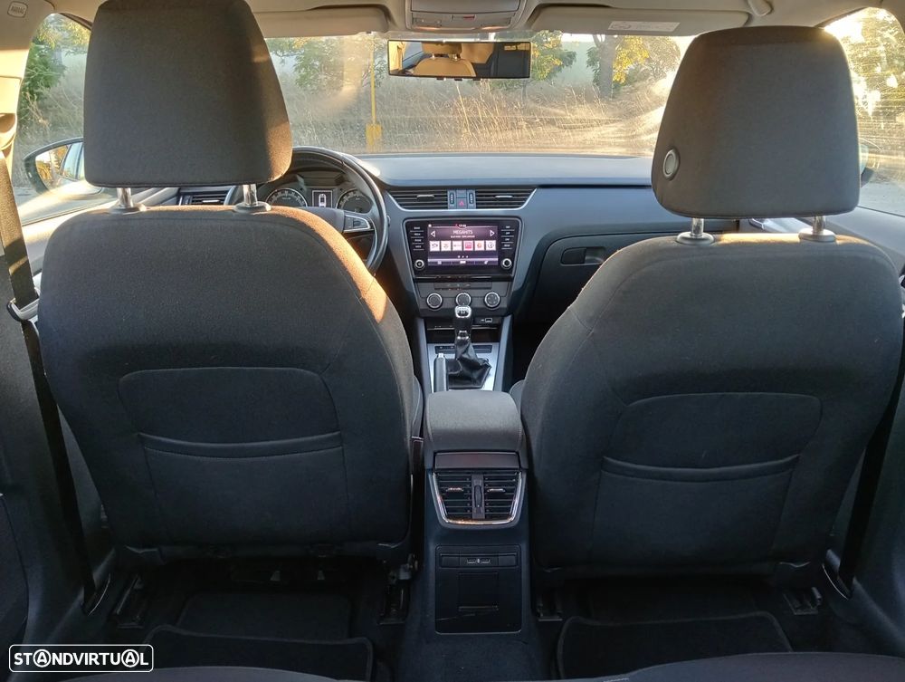 Skoda Octavia 1.6 TDI Business Line - 10