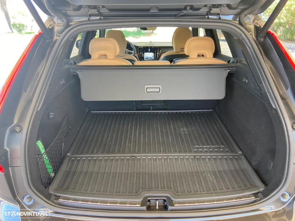 Volvo XC 60 2.0 T8 PHEV Ultimate Dark AWD - 16