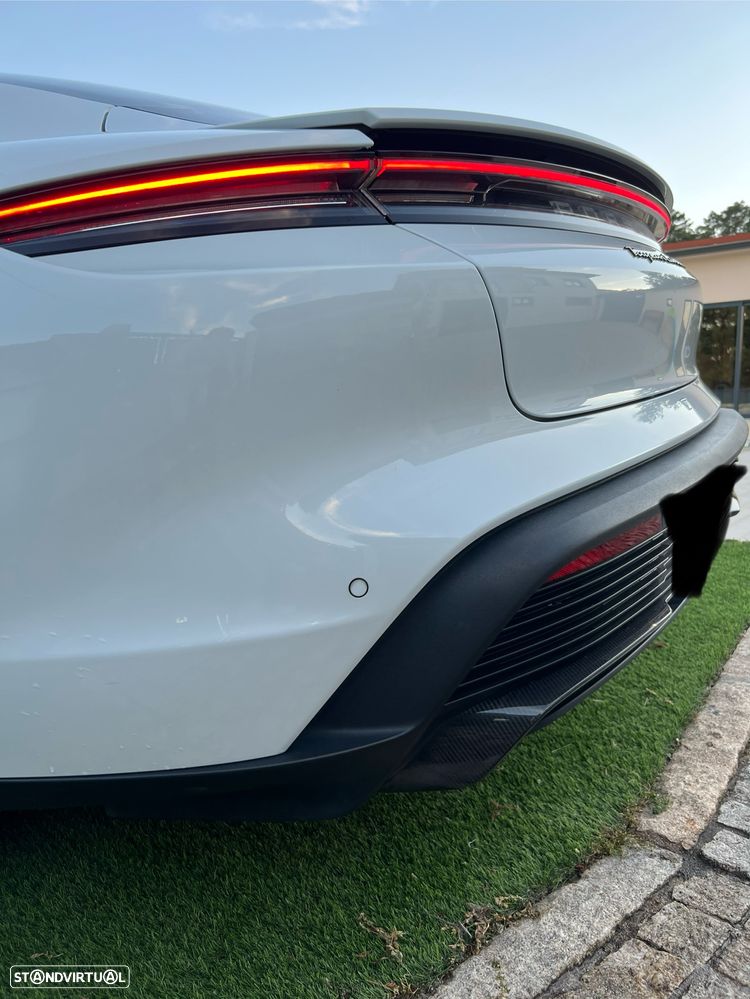 Porsche Taycan Turbo S - 9