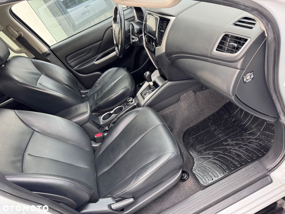 Mitsubishi L200 Pick Up 4x4 S&S Autm Double Cab Top - 27