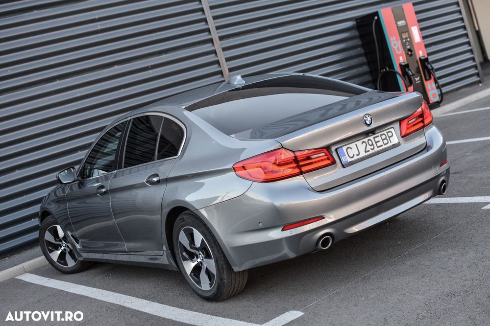 BMW Seria 5 520d xDrive AT - 12