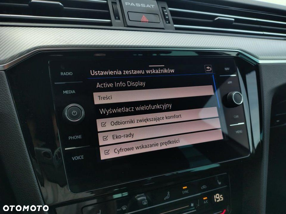 Volkswagen Passat - 28