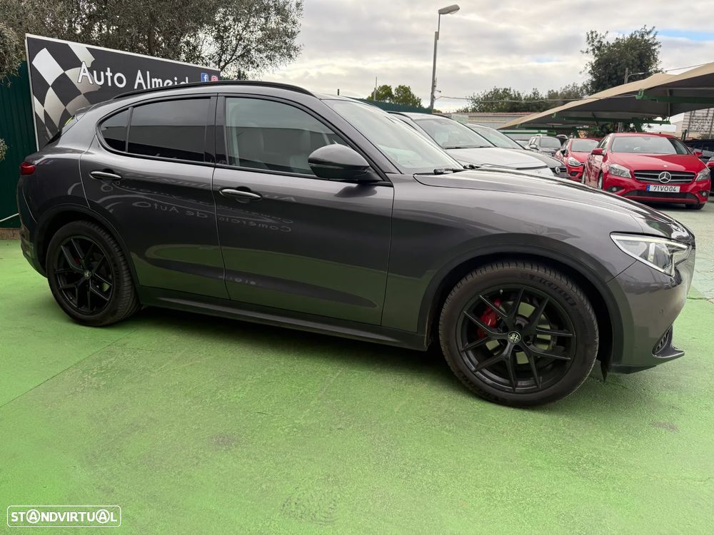 Alfa Romeo Stelvio 2.2 D B-Tech AT8 - 11