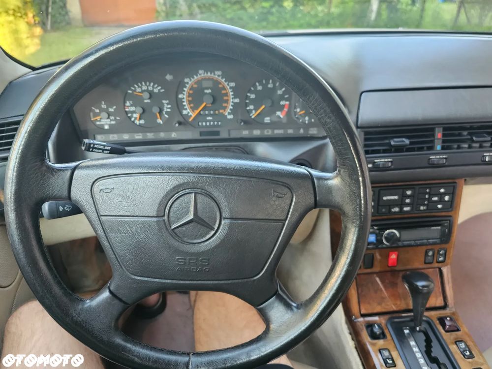 Mercedes-Benz SL - 16