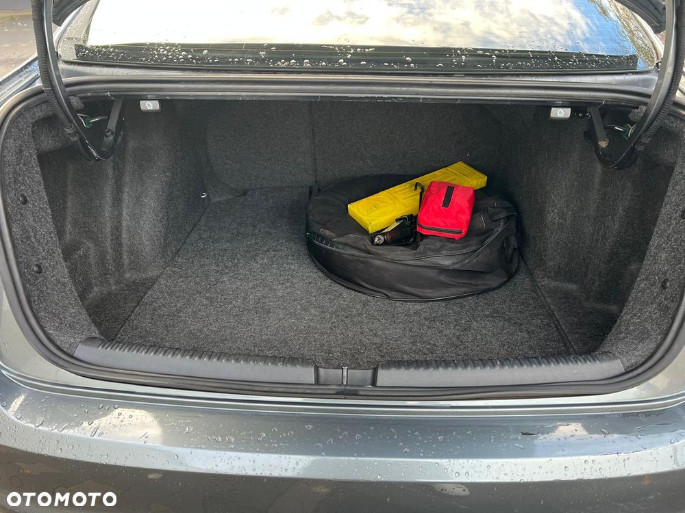 Volkswagen Jetta 2.0 Base - 28