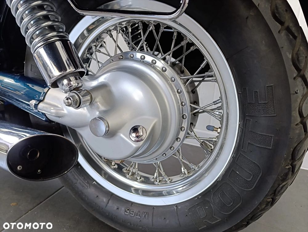 Suzuki Intruder - 13