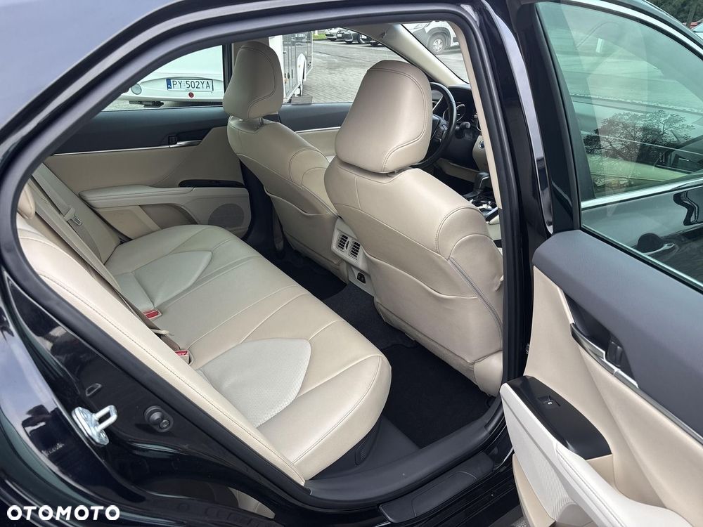 Toyota Camry 2.5 Hybrid Comfort CVT - 11