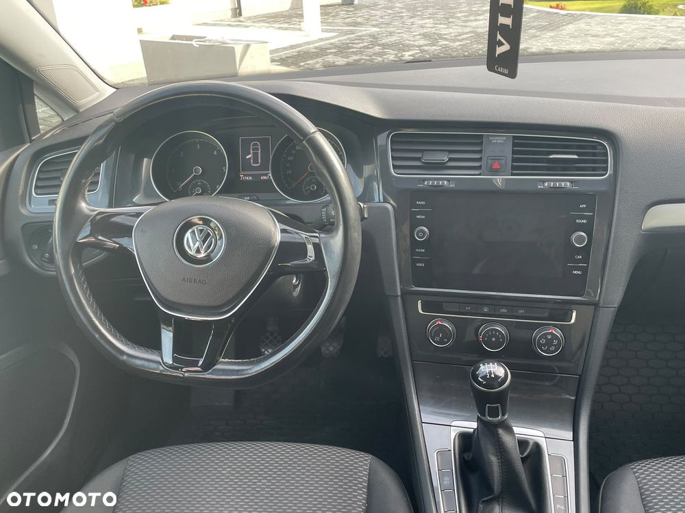 Volkswagen Golf - 12