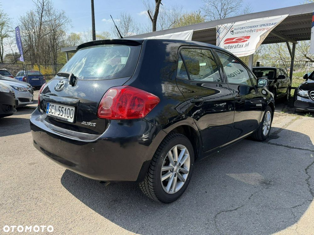 Toyota Auris - 11