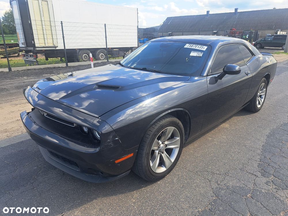 Dodge Challenger - 1