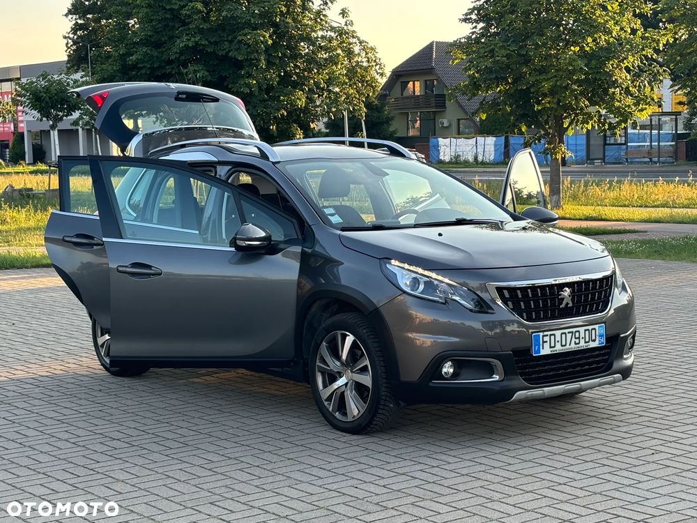 Peugeot 2008 BlueHDi 100 STOP & START Allure - 11