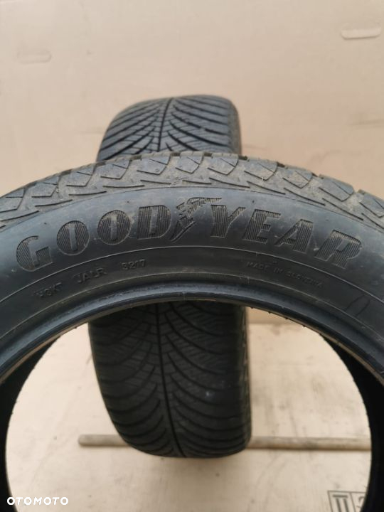 215/60 R 17 Goodyear - 4