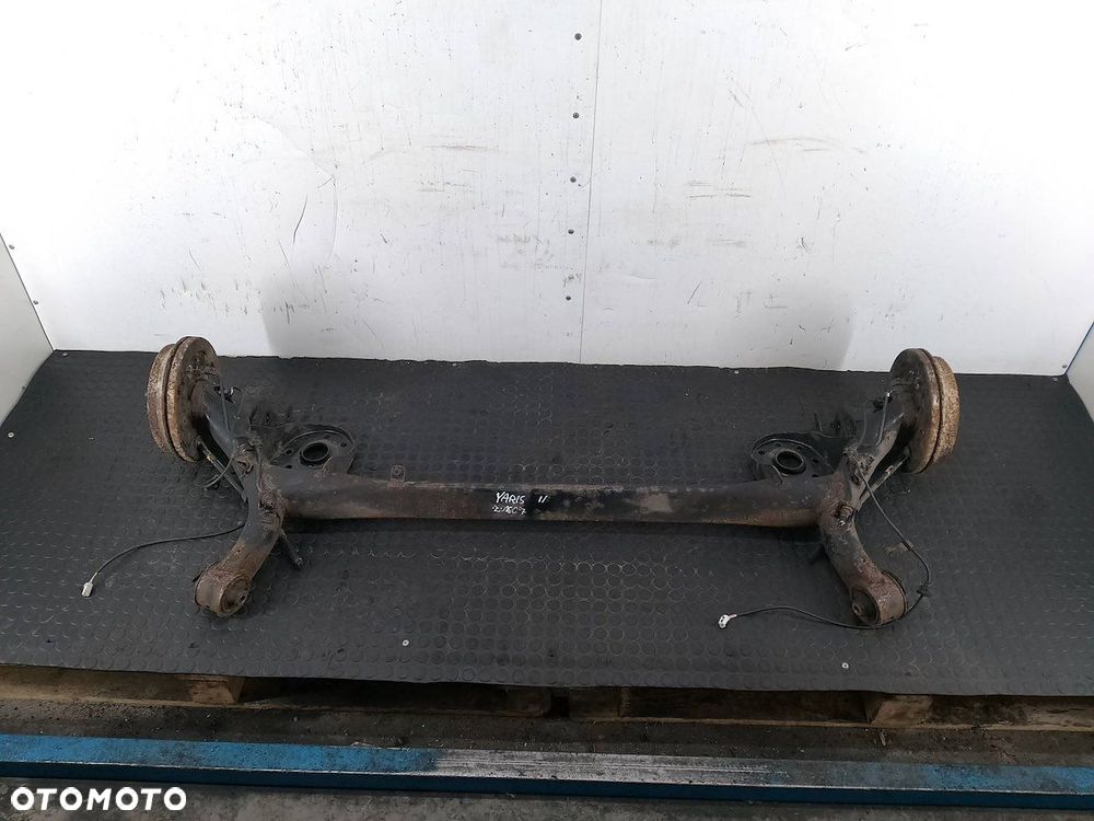 BELKA ZAWIESZENIA, OŚ TYŁ  TOYOTA YARIS II 1.0 VVT-I HATCHBACK - 1